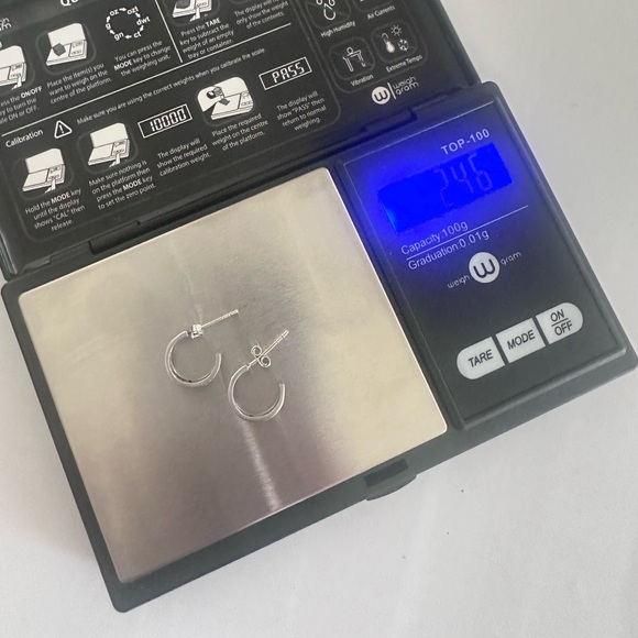 18k Real Solid White Gold Earrings - Picture 5 of 7